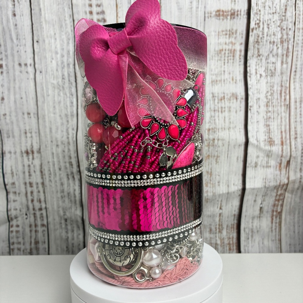 Mystery Treasure  32 oz Jar - Lot 0224